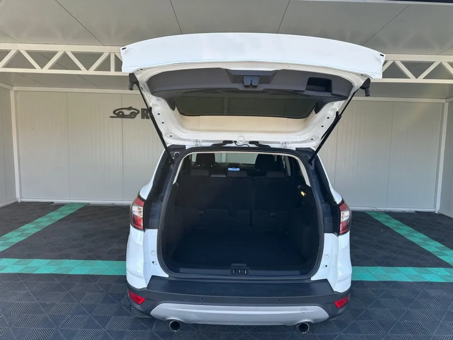 Cumpara/ Vinde online Ford Kuga 2017 SH, la cel mai bun pret pentru tine!