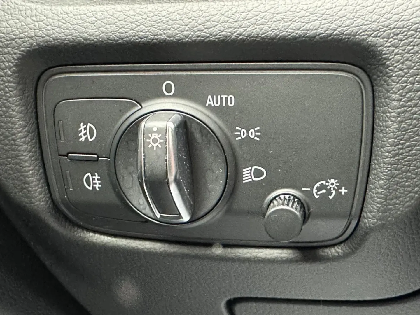 Cumpara/ Vinde online Audi A3 2015 SH, la cel mai bun pret pentru tine!