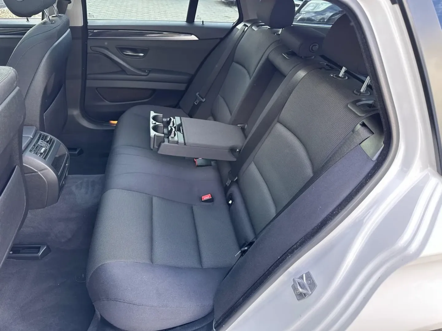 Cumpara/ Vinde online BMW 5 Series 2017 SH, la cel mai bun pret pentru tine!