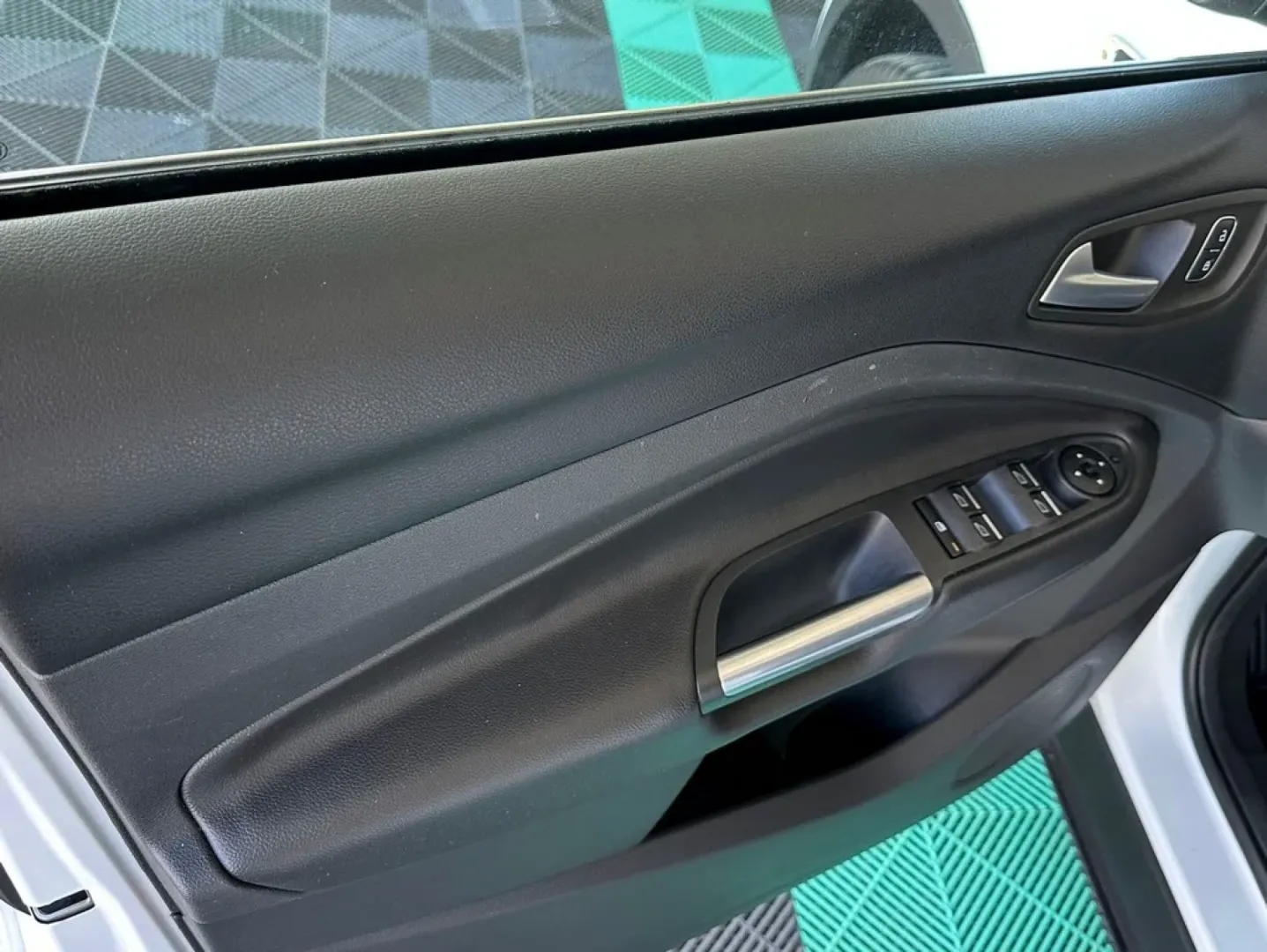 Cumpara/ Vinde online Ford Kuga 2017 SH, la cel mai bun pret pentru tine!