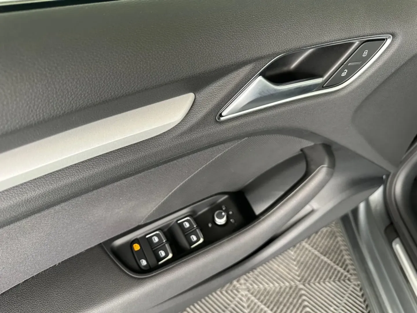 Cumpara/ Vinde online Audi A3 2015 SH, la cel mai bun pret pentru tine!