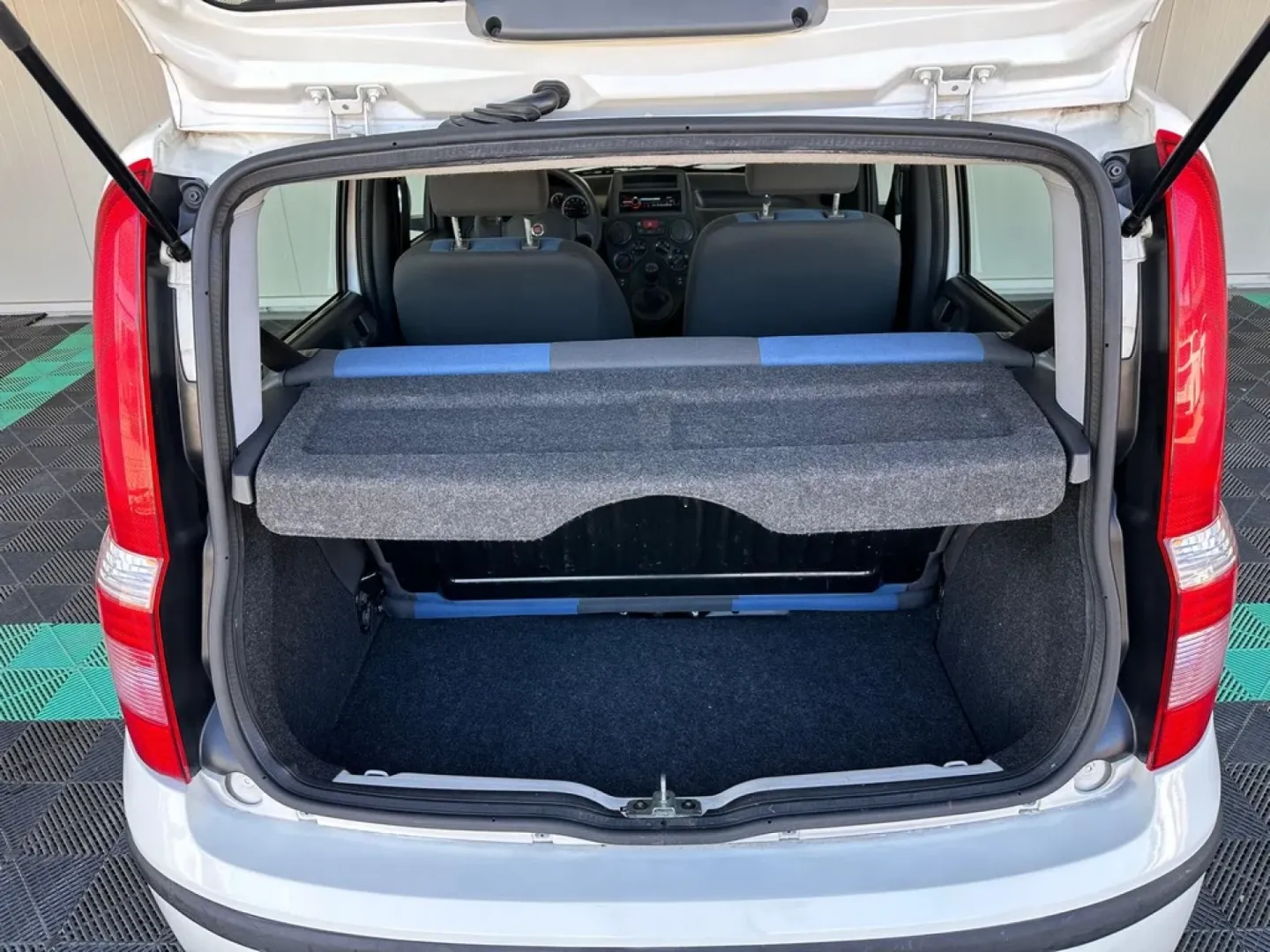 Cumpara/ Vinde online Fiat Panda 2010 SH, la cel mai bun pret pentru tine!