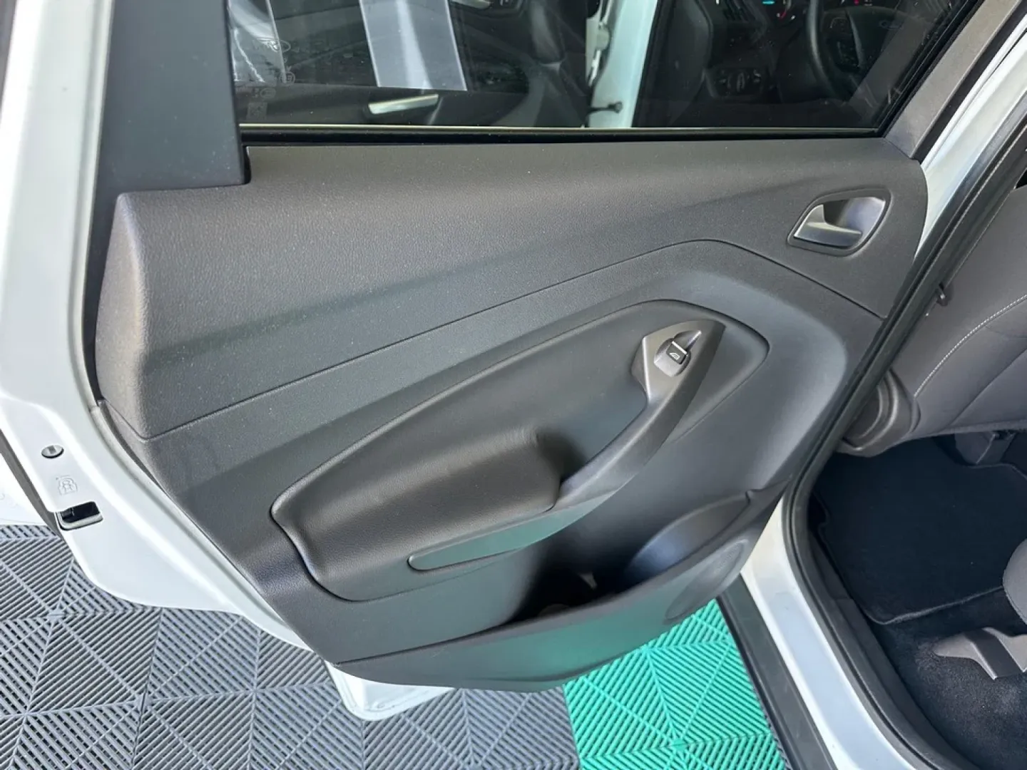 Cumpara/ Vinde online Ford Kuga 2017 SH, la cel mai bun pret pentru tine!