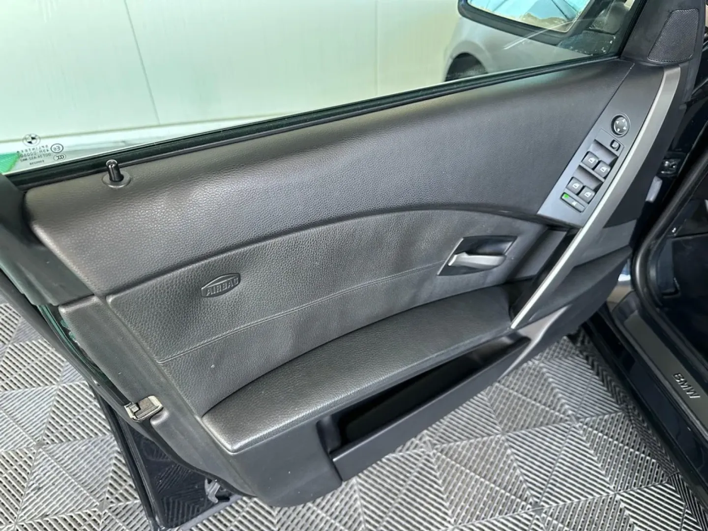 Cumpara/ Vinde online BMW 5 Series 2006 SH, la cel mai bun pret pentru tine!