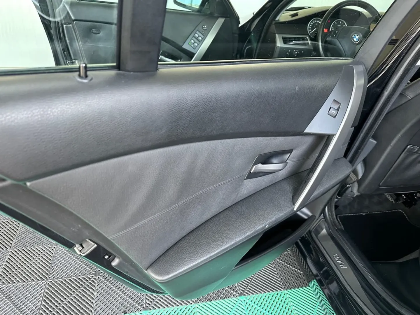 Cumpara/ Vinde online BMW 5 Series 2006 SH, la cel mai bun pret pentru tine!