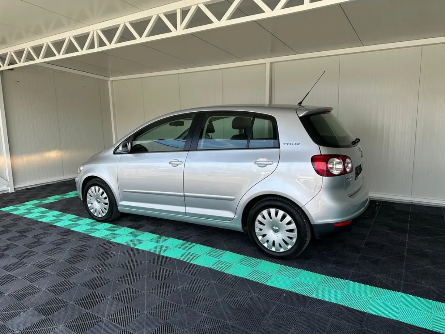 Cumpara/ Vinde online Volkswagen Golf Plus 2008 SH, la cel mai bun pret pentru tine!