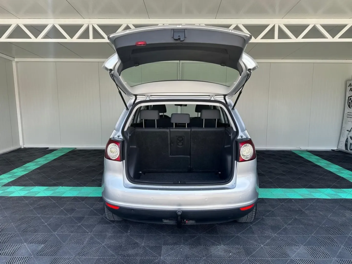 Cumpara/ Vinde online Volkswagen Golf Plus 2008 SH, la cel mai bun pret pentru tine!