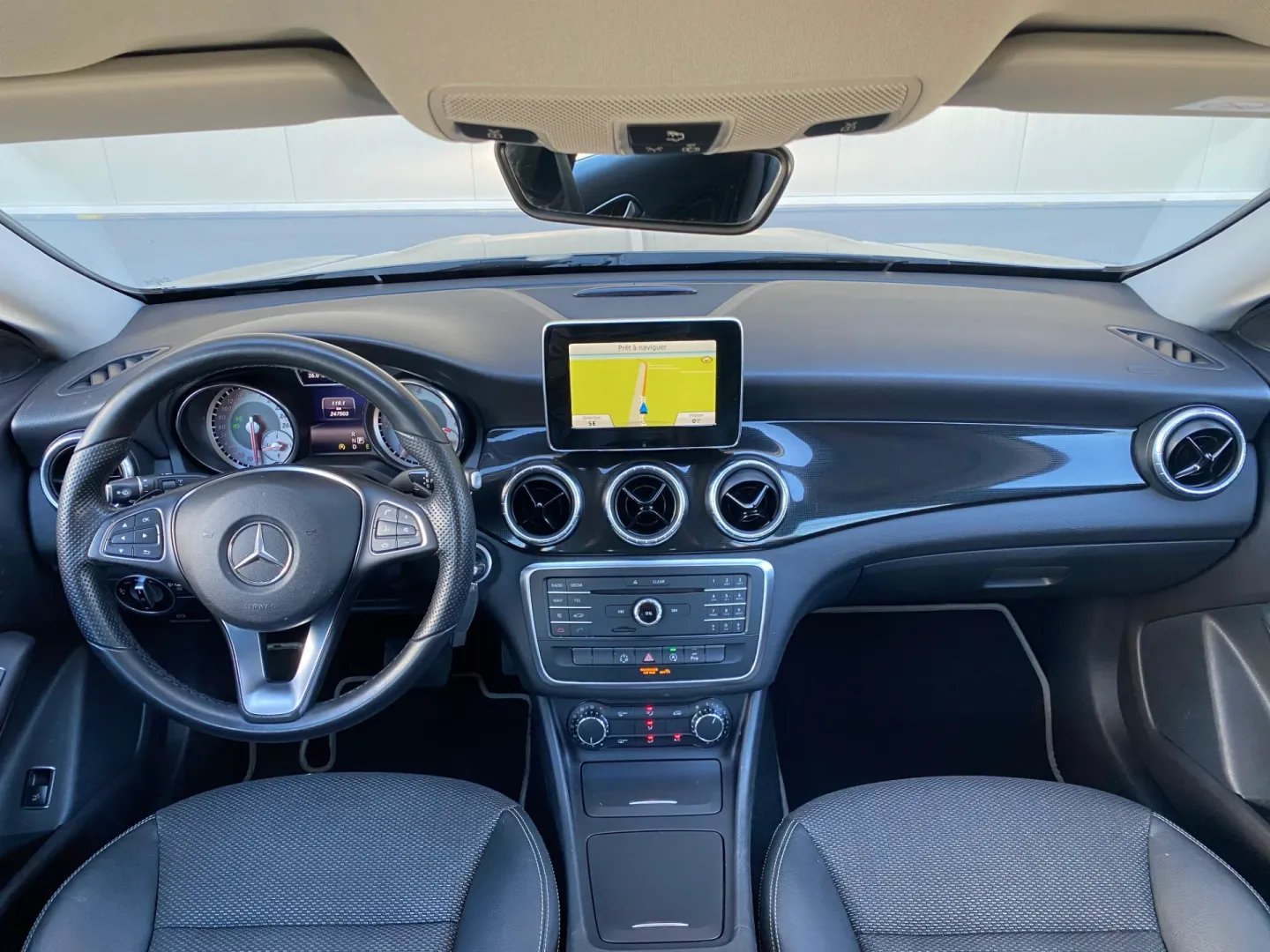 Cumpara/ Vinde online Mercedes-Benz CLA-Class 2015 SH, la cel mai bun pret pentru tine!