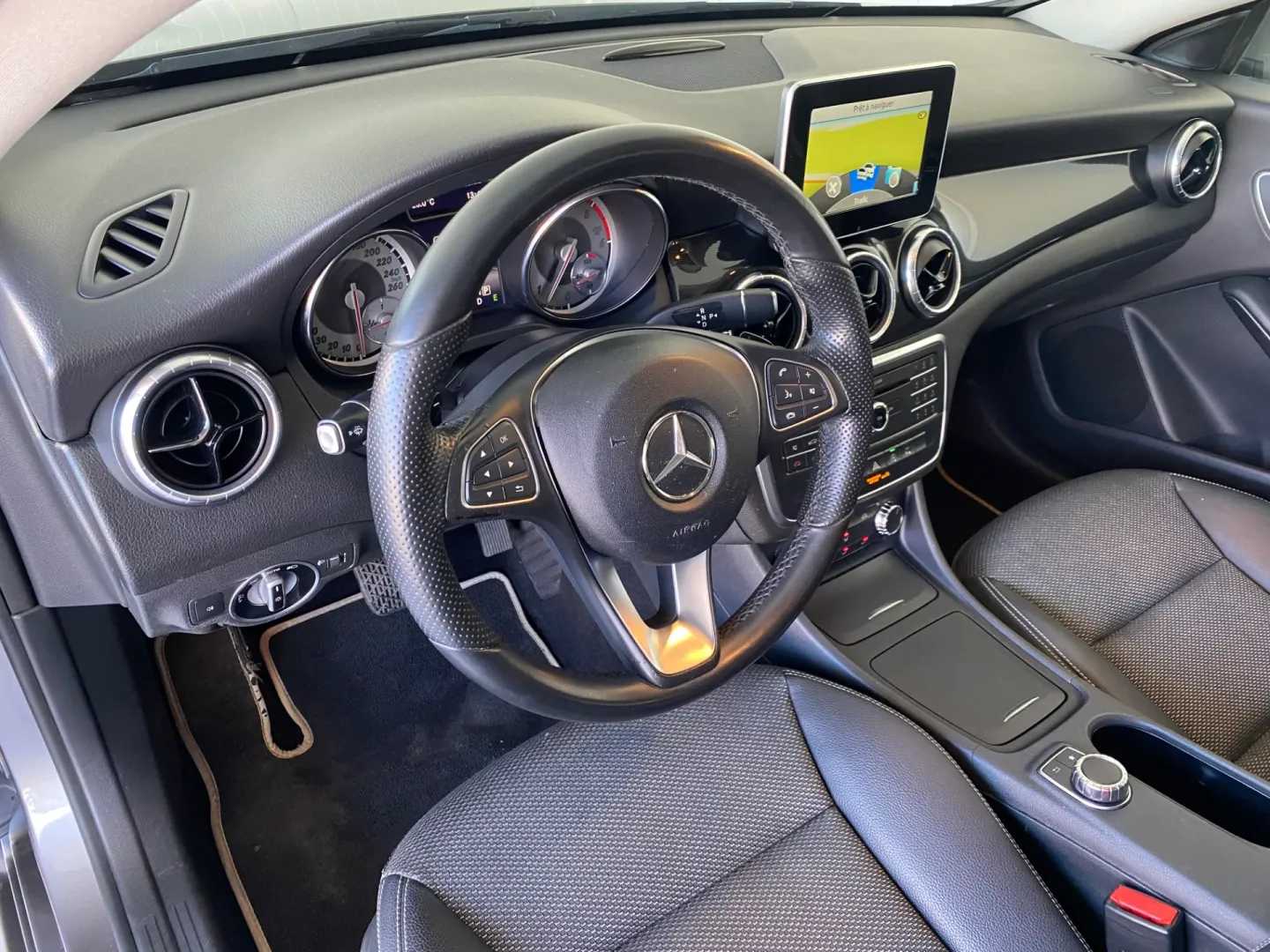 Cumpara/ Vinde online Mercedes-Benz CLA-Class 2015 SH, la cel mai bun pret pentru tine!