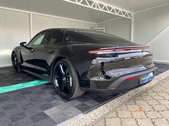 Cumpără / Vinde Porsche Taycan 2021 SH, la cel mai bun pret pentru tine!