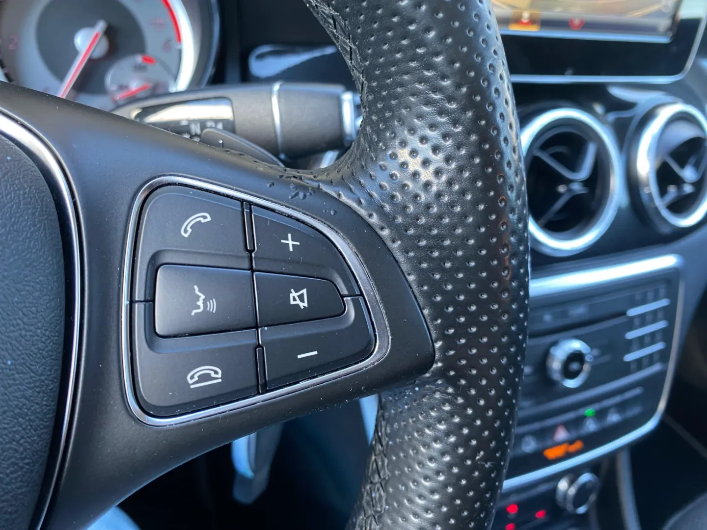 Cumpara/ Vinde online Mercedes-Benz CLA-Class 2015 SH, la cel mai bun pret pentru tine!
