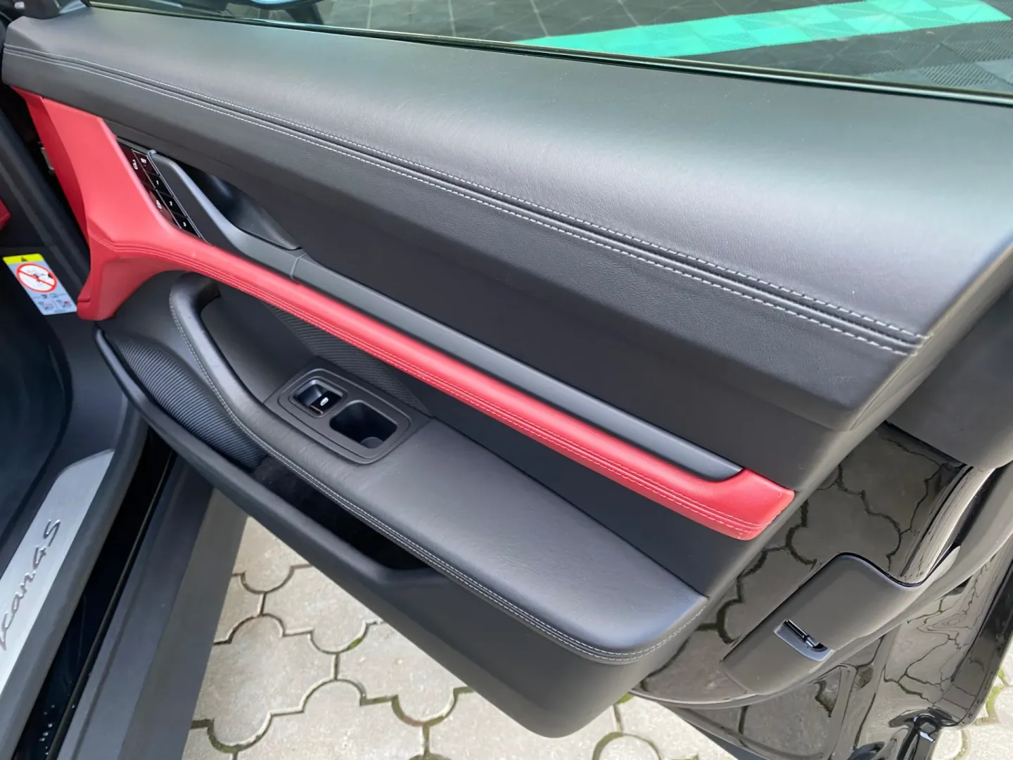 Cumpara/ Vinde online Porsche Taycan 2021 SH, la cel mai bun pret pentru tine!