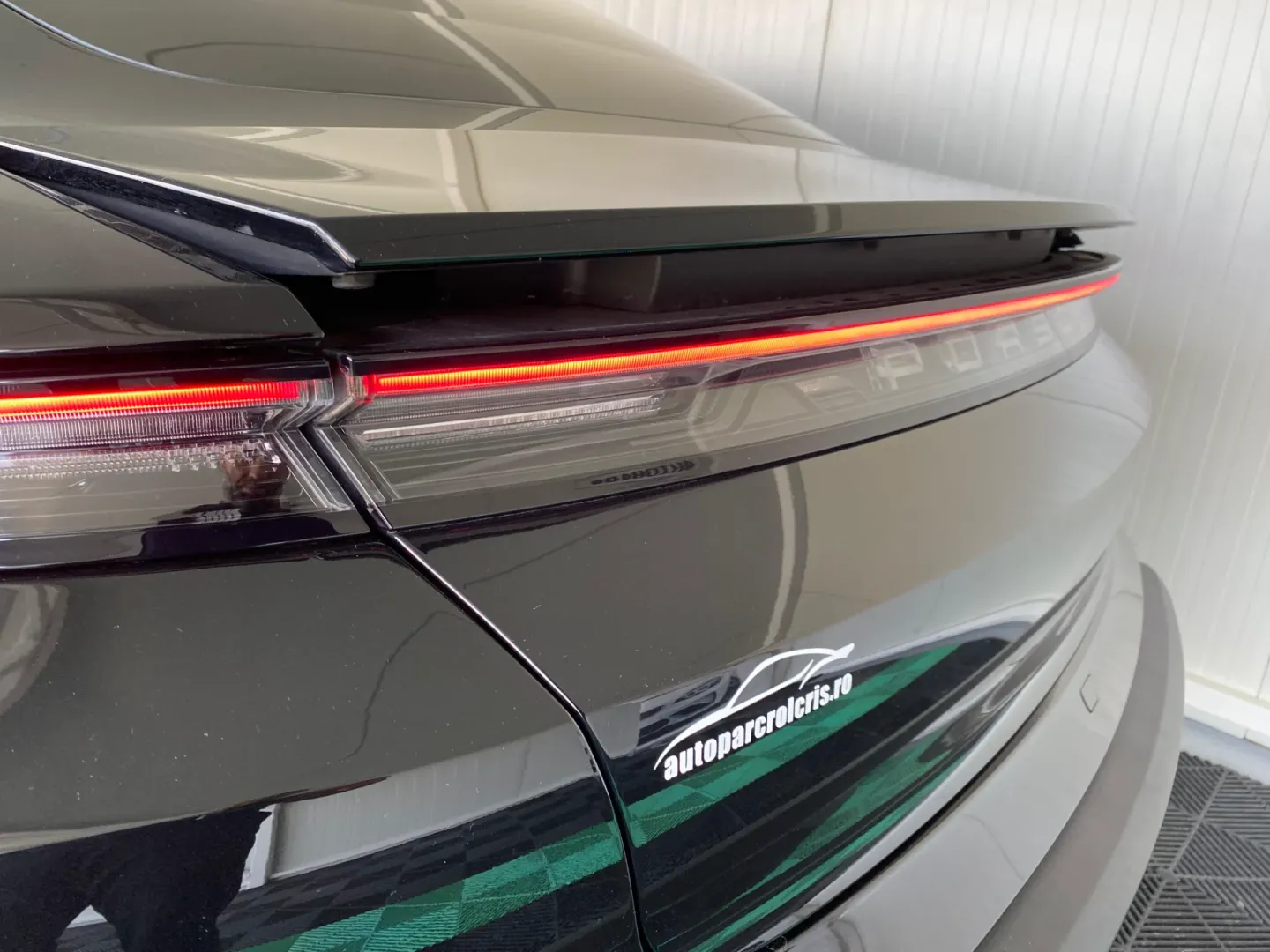 Cumpara/ Vinde online Porsche Taycan 2021 SH, la cel mai bun pret pentru tine!