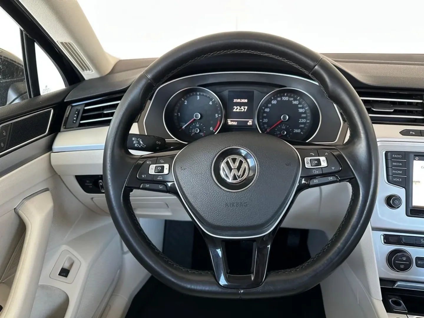 Cumpara/ Vinde online Volkswagen Passat 2017 SH, la cel mai bun pret pentru tine!