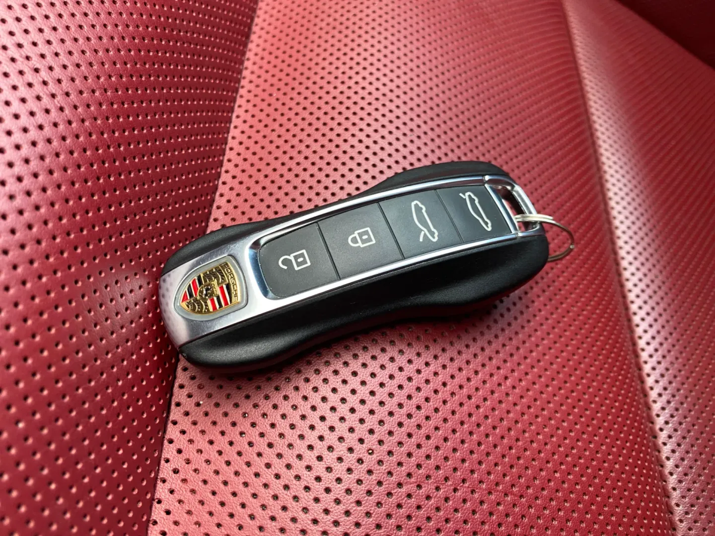 Cumpara/ Vinde online Porsche Taycan 2021 SH, la cel mai bun pret pentru tine!