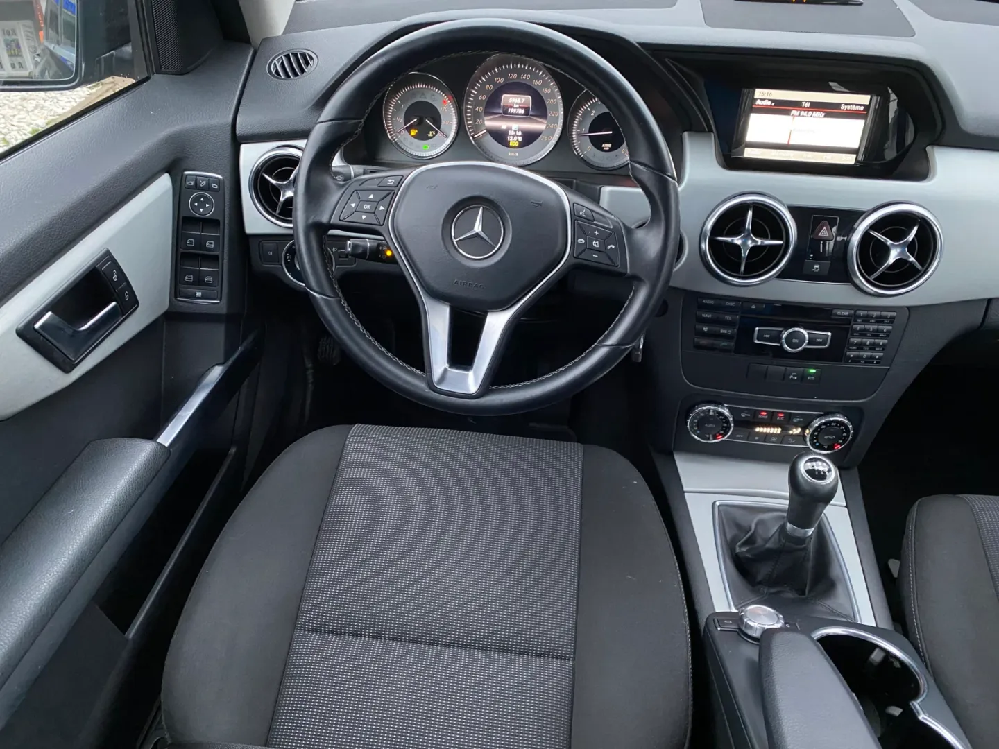 Cumpara/ Vinde online Mercedes-Benz GLK-Class 2013 SH, la cel mai bun pret pentru tine!