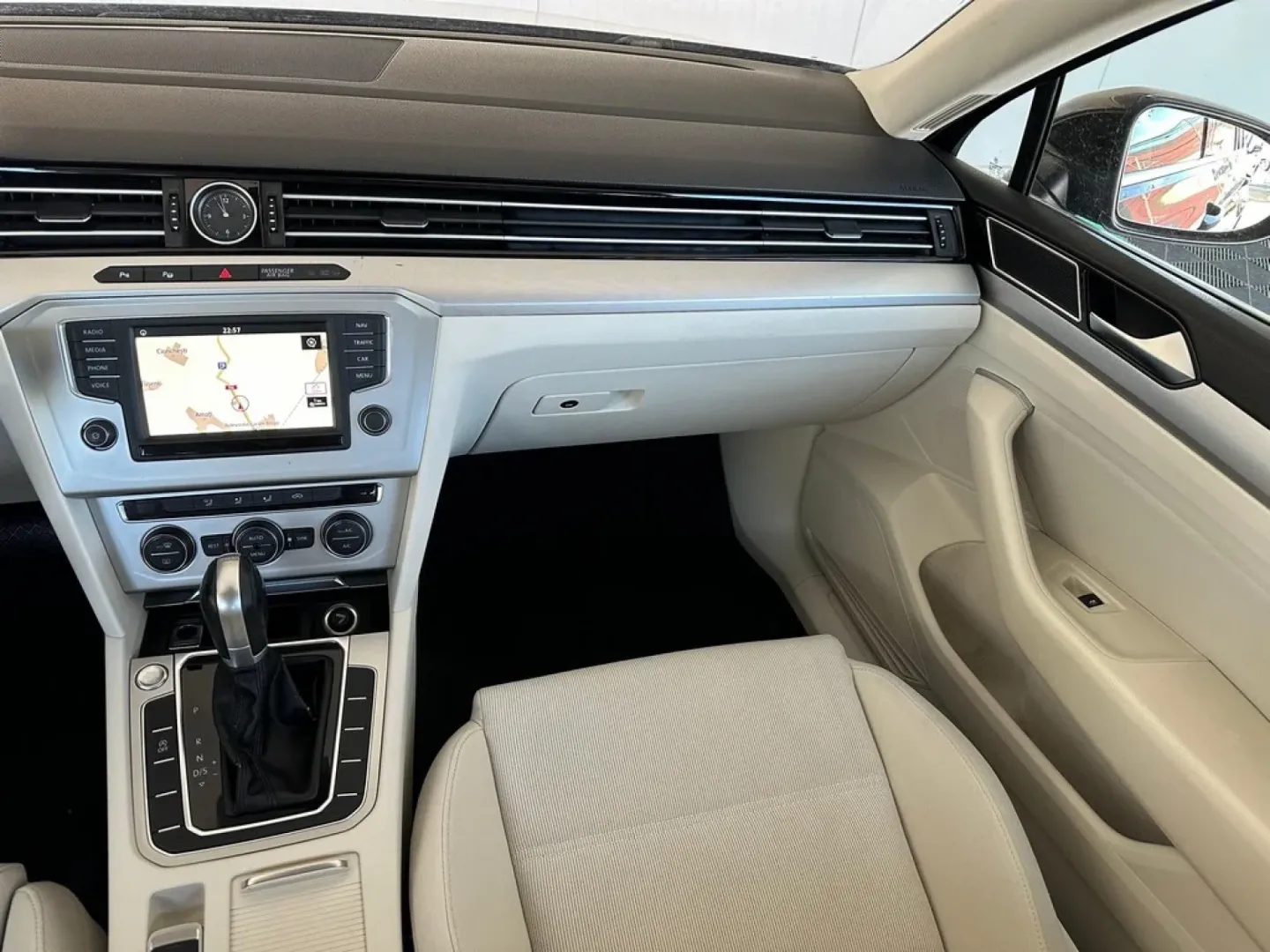 Cumpara/ Vinde online Volkswagen Passat 2017 SH, la cel mai bun pret pentru tine!