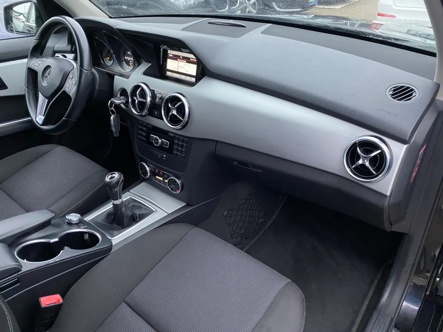 Cumpara/ Vinde online Mercedes-Benz GLK-Class 2013 SH, la cel mai bun pret pentru tine!