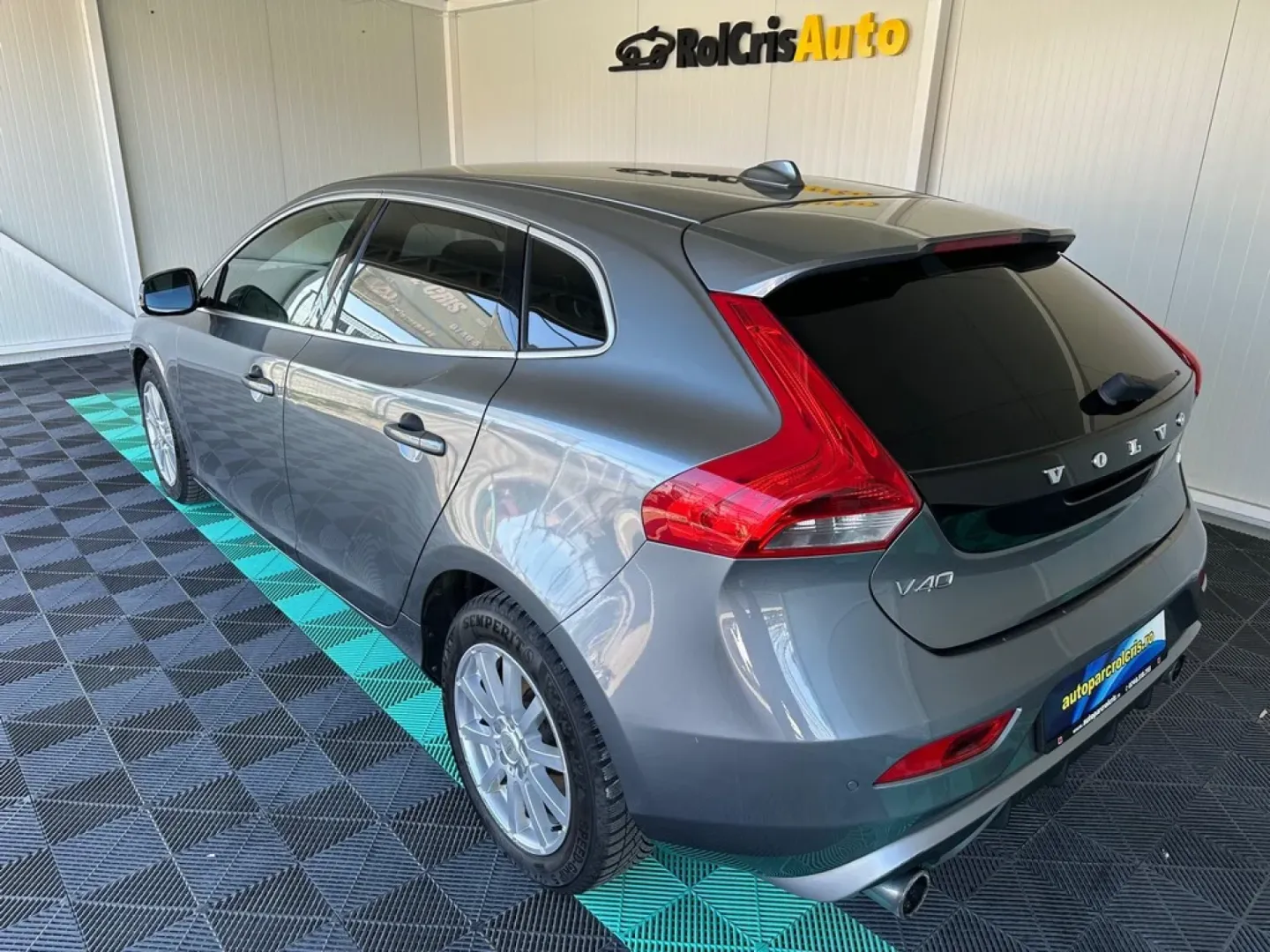Cumpara/ Vinde online Volvo V40 2015 SH, la cel mai bun pret pentru tine!