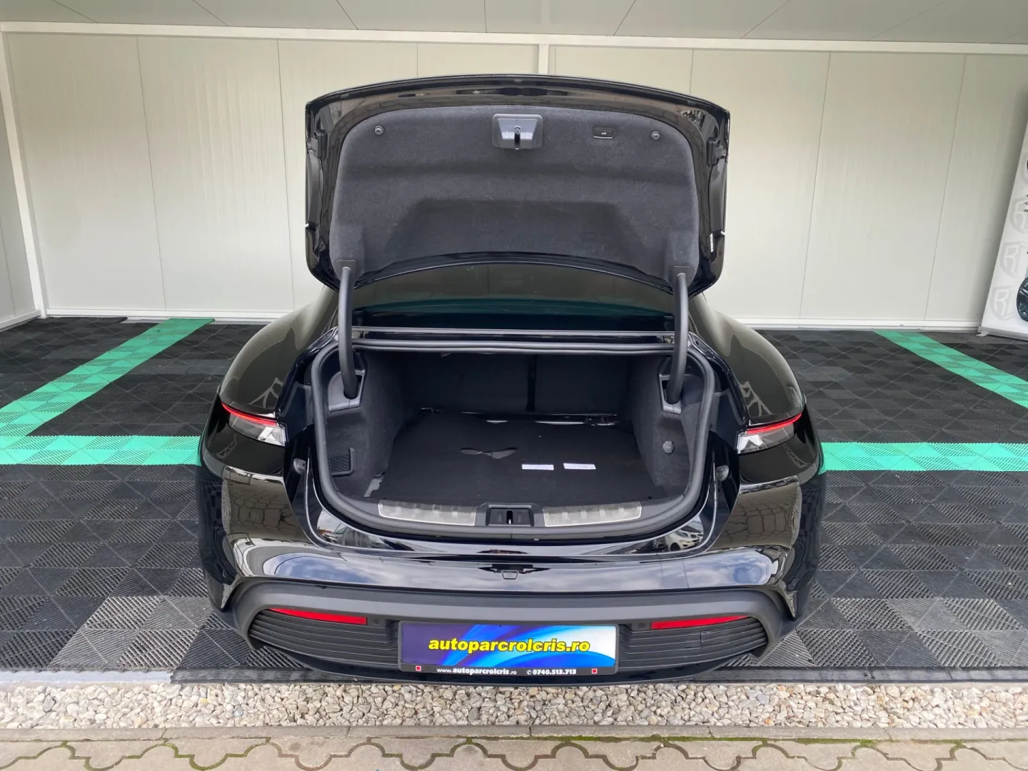 Cumpara/ Vinde online Porsche Taycan 2021 SH, la cel mai bun pret pentru tine!