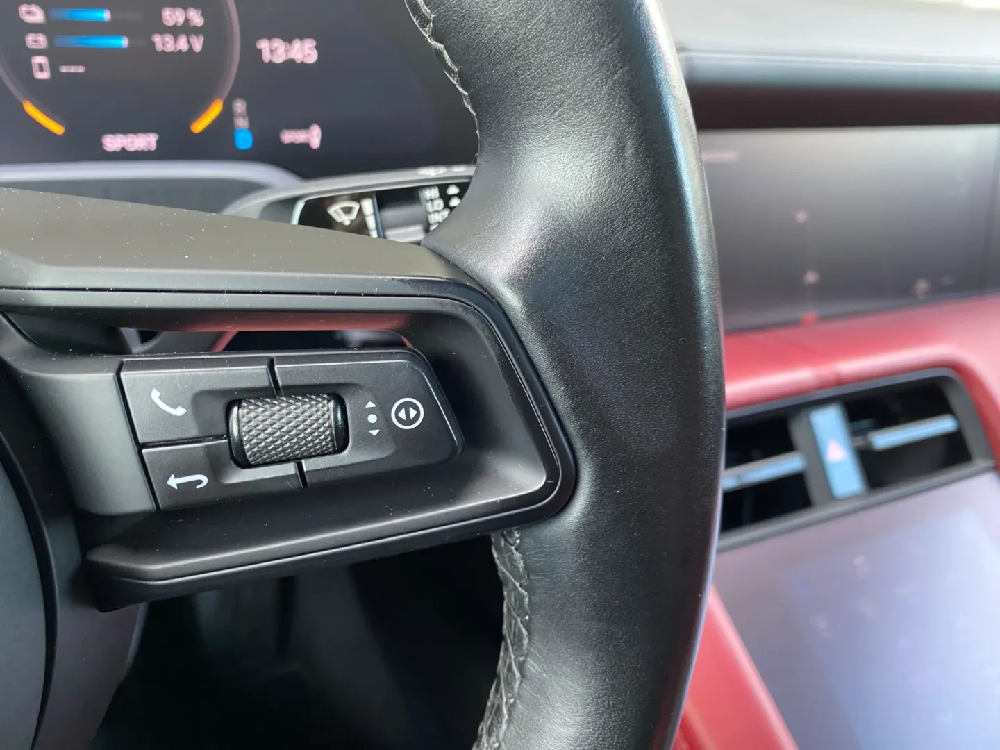 Cumpara/ Vinde online Porsche Taycan 2021 SH, la cel mai bun pret pentru tine!
