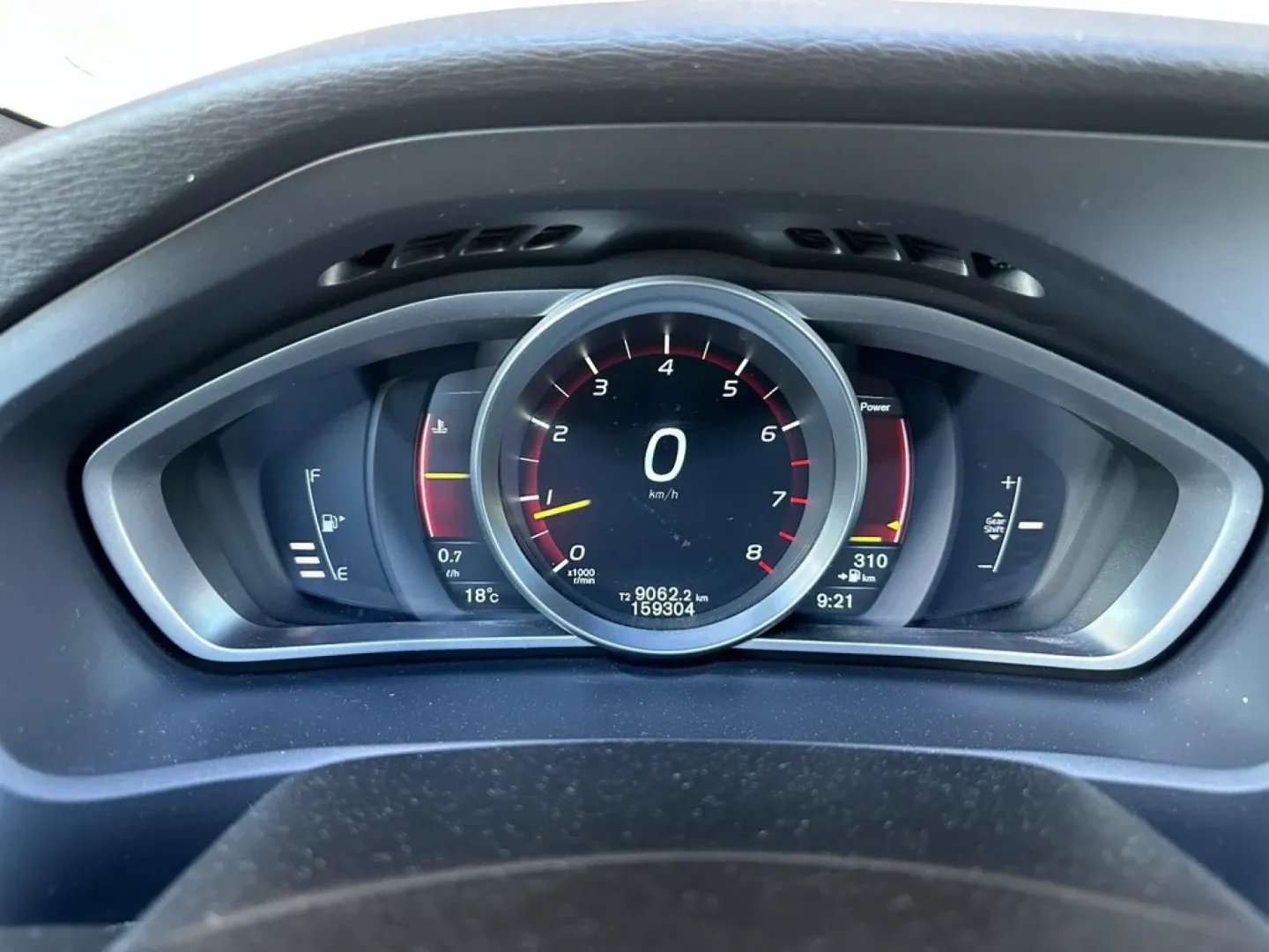 Cumpara/ Vinde online Volvo V40 2015 SH, la cel mai bun pret pentru tine!