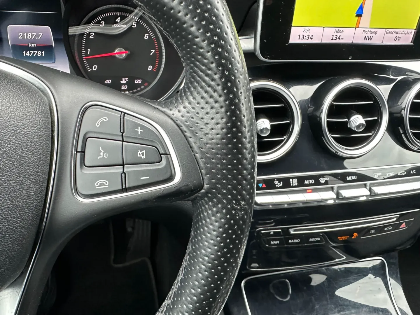 Cumpara/ Vinde online Mercedes-Benz C-Class 2014 SH, la cel mai bun pret pentru tine!