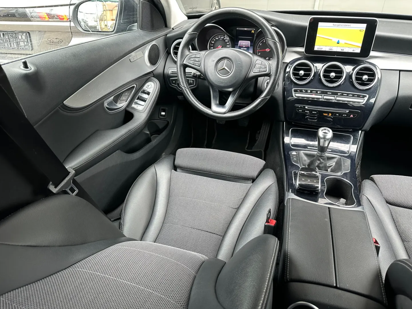 Cumpara/ Vinde online Mercedes-Benz C-Class 2014 SH, la cel mai bun pret pentru tine!