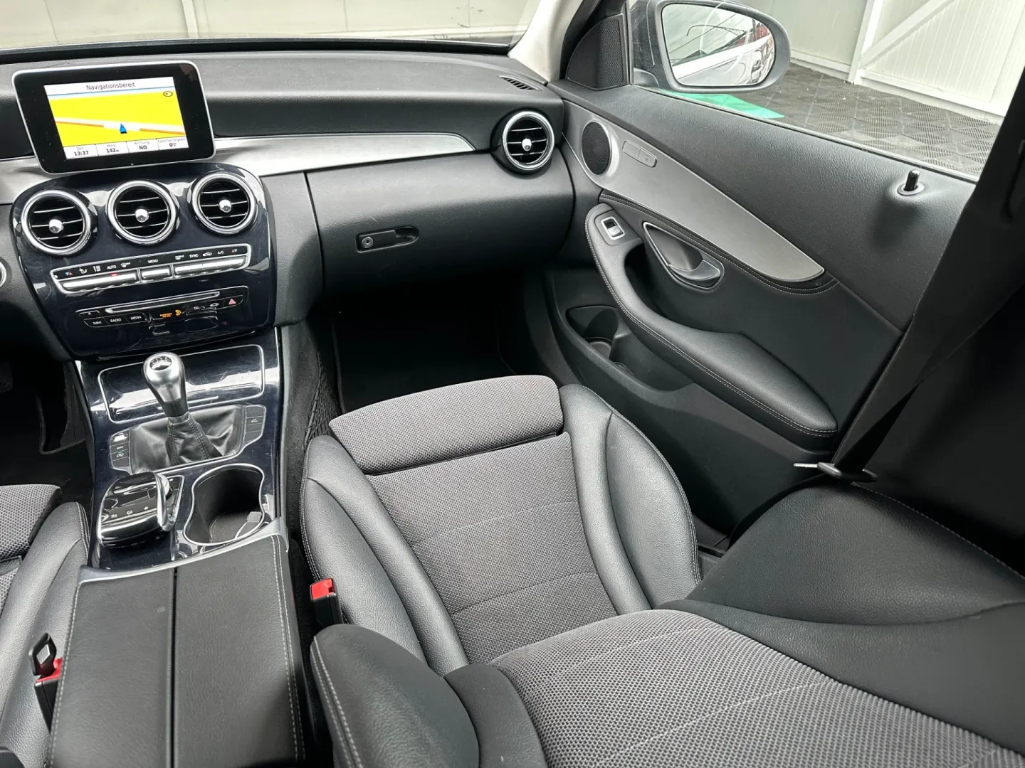 Cumpara/ Vinde online Mercedes-Benz C-Class 2014 SH, la cel mai bun pret pentru tine!