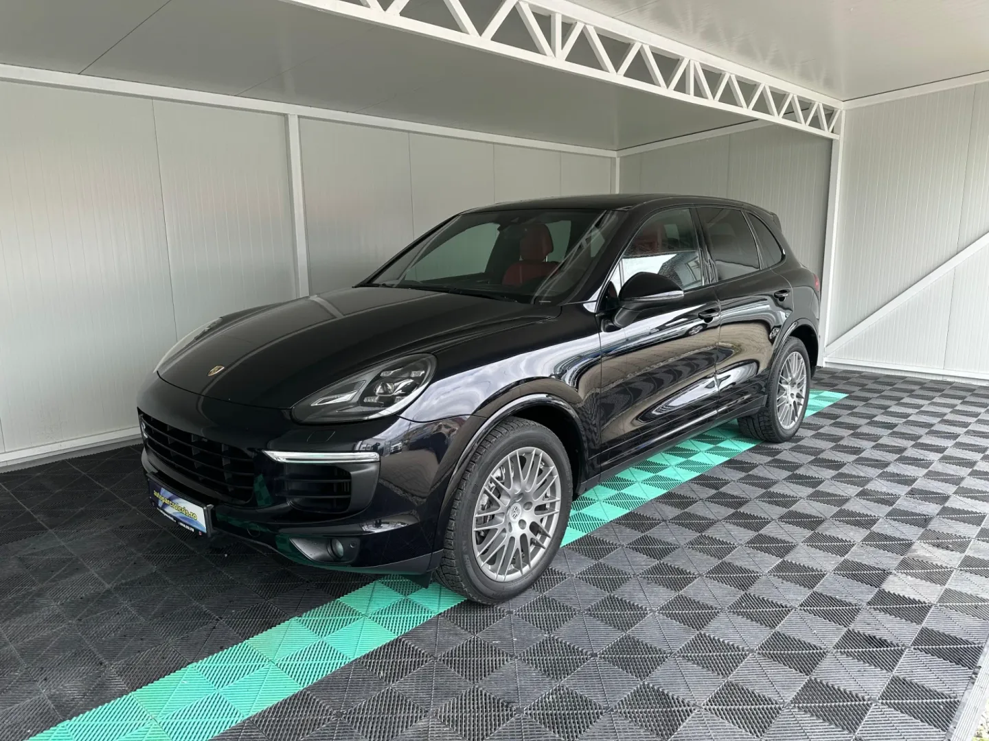 Cumpara/ Vinde online Porsche Cayenne 2017 SH, la cel mai bun pret pentru tine!