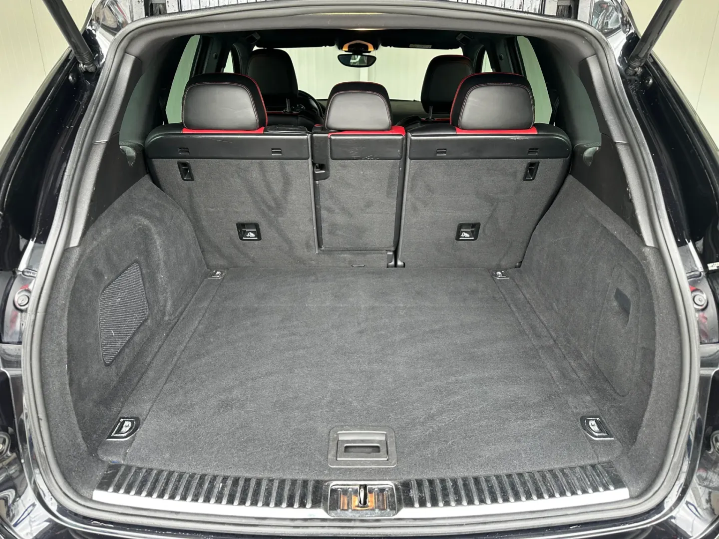 Cumpara/ Vinde online Porsche Cayenne 2017 SH, la cel mai bun pret pentru tine!