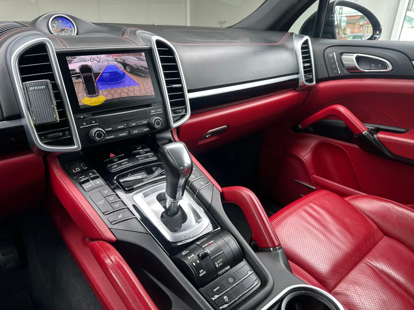 Cumpara/ Vinde online Porsche Cayenne 2017 SH, la cel mai bun pret pentru tine!