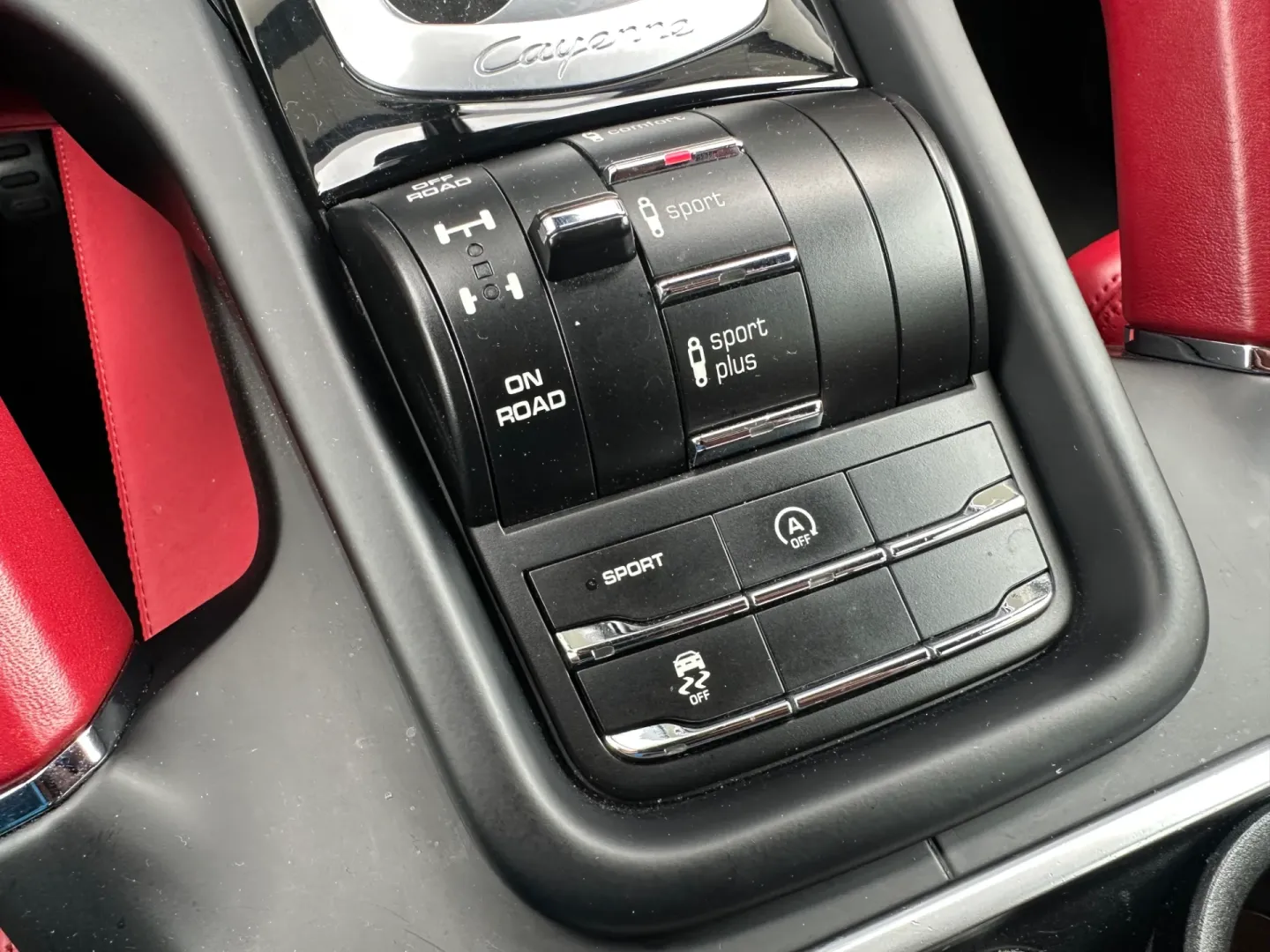 Cumpara/ Vinde online Porsche Cayenne 2017 SH, la cel mai bun pret pentru tine!