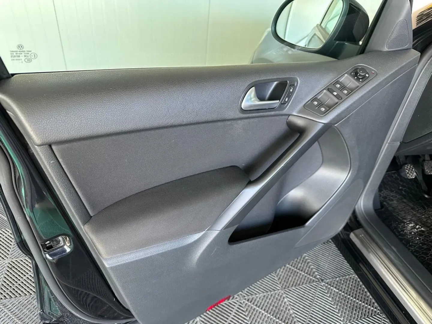 Cumpara/ Vinde online Volkswagen Tiguan 2014 SH, la cel mai bun pret pentru tine!