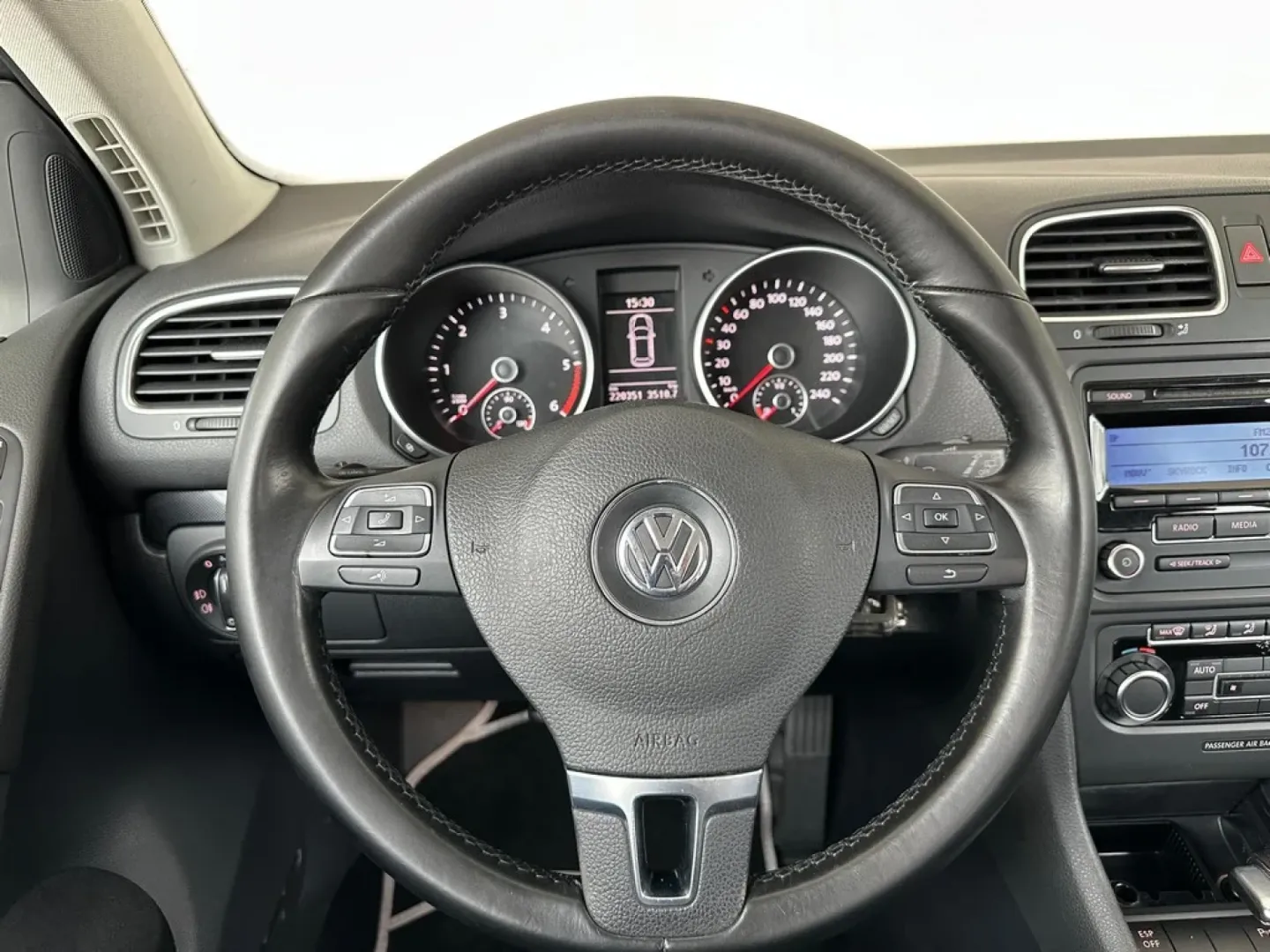 Cumpara/ Vinde online Volkswagen Golf 2010 SH, la cel mai bun pret pentru tine!