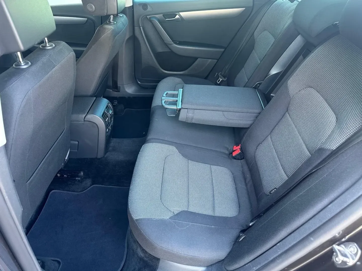 Cumpara/ Vinde online Volkswagen Passat 2013 SH, la cel mai bun pret pentru tine!