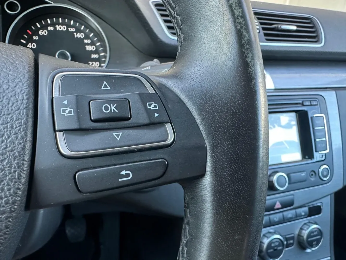 Cumpara/ Vinde online Volkswagen Passat 2013 SH, la cel mai bun pret pentru tine!