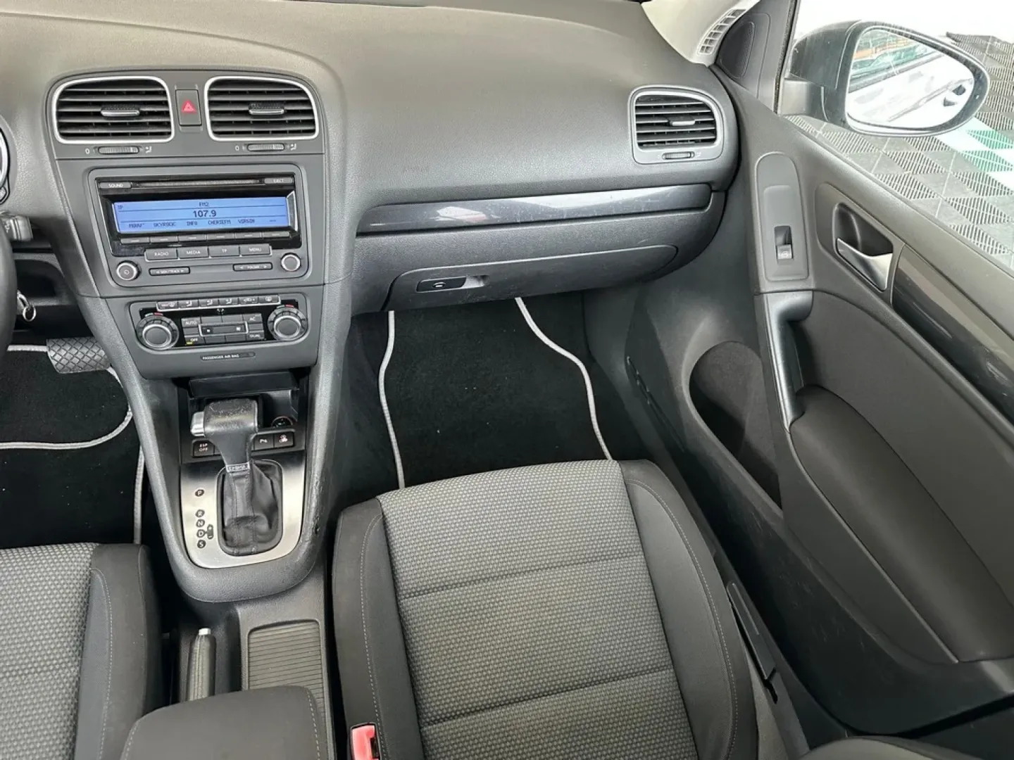 Cumpara/ Vinde online Volkswagen Golf 2010 SH, la cel mai bun pret pentru tine!