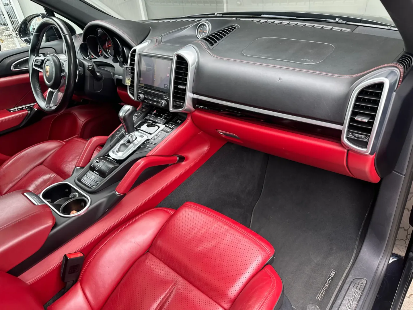 Cumpara/ Vinde online Porsche Cayenne 2017 SH, la cel mai bun pret pentru tine!