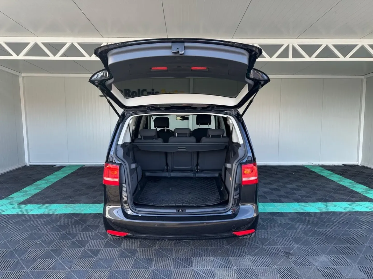 Cumpara/ Vinde online Volkswagen Touran 2014 SH, la cel mai bun pret pentru tine!