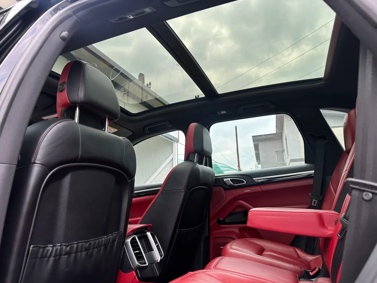 Cumpara/ Vinde online Porsche Cayenne 2017 SH, la cel mai bun pret pentru tine!