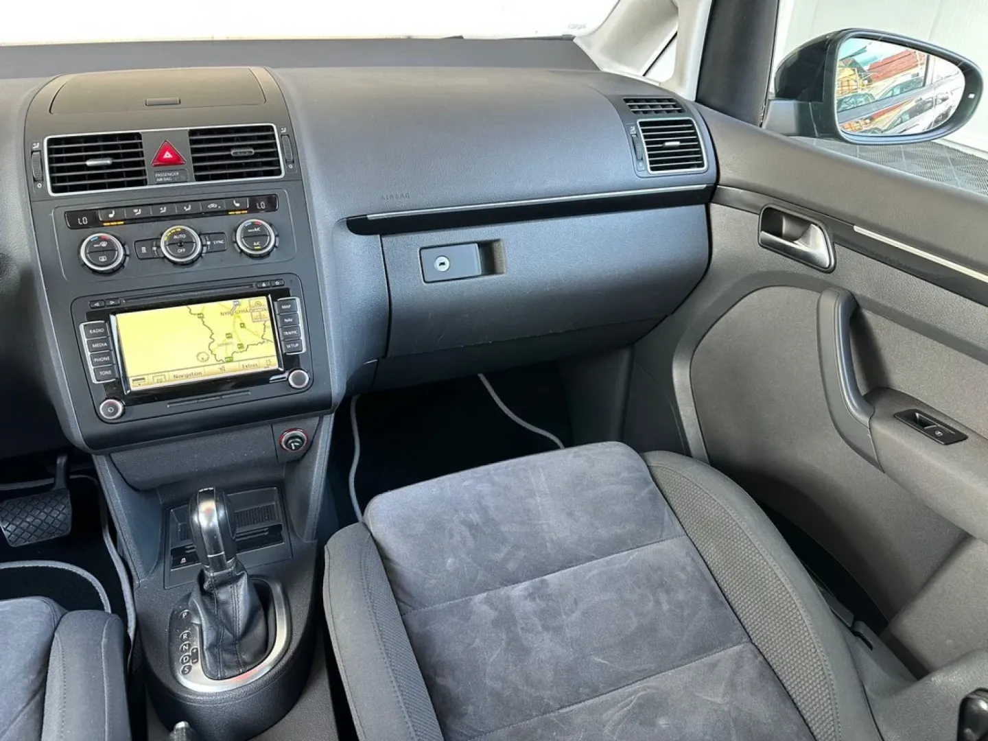 Cumpara/ Vinde online Volkswagen Touran 2014 SH, la cel mai bun pret pentru tine!