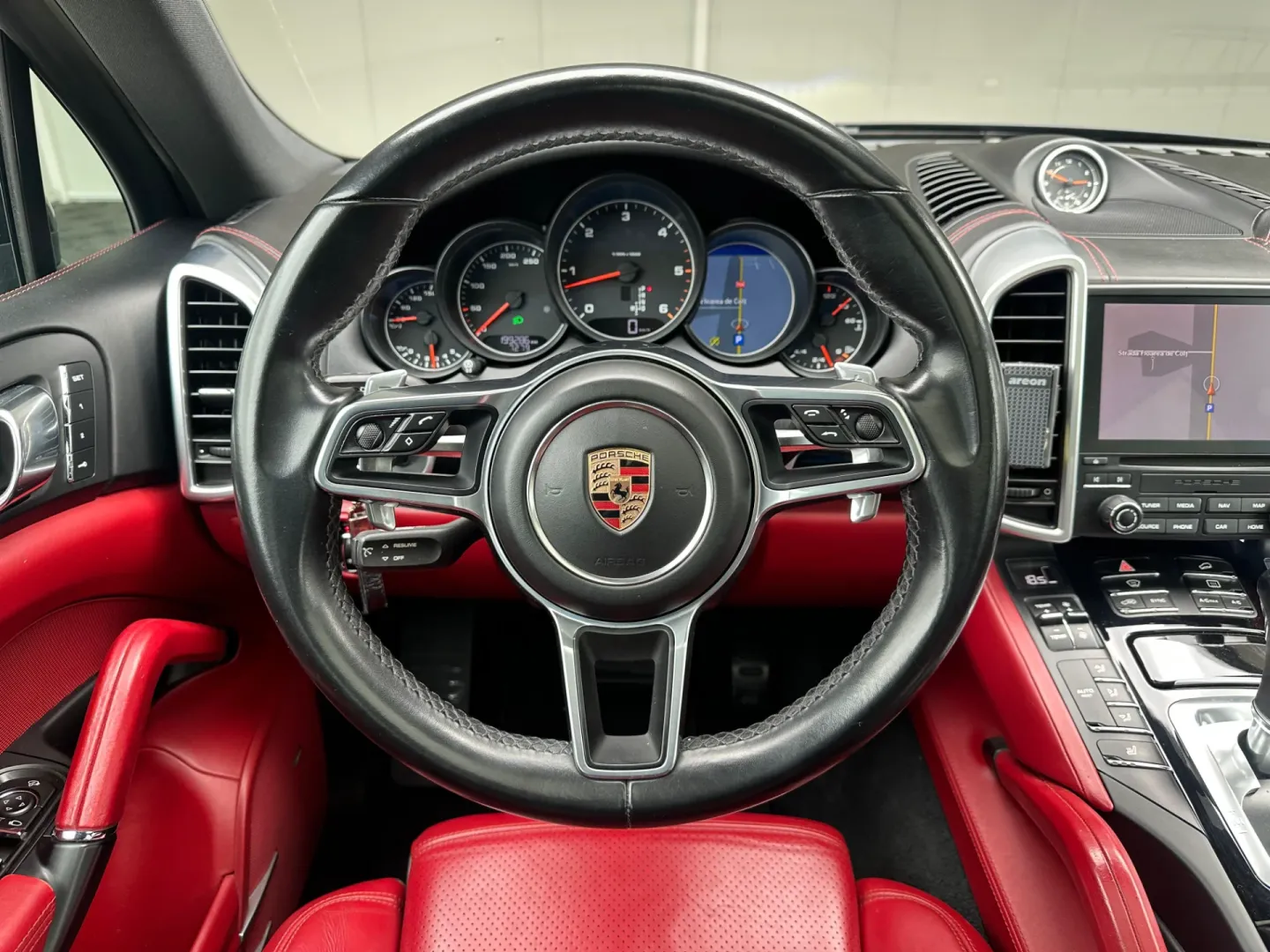Cumpara/ Vinde online Porsche Cayenne 2017 SH, la cel mai bun pret pentru tine!