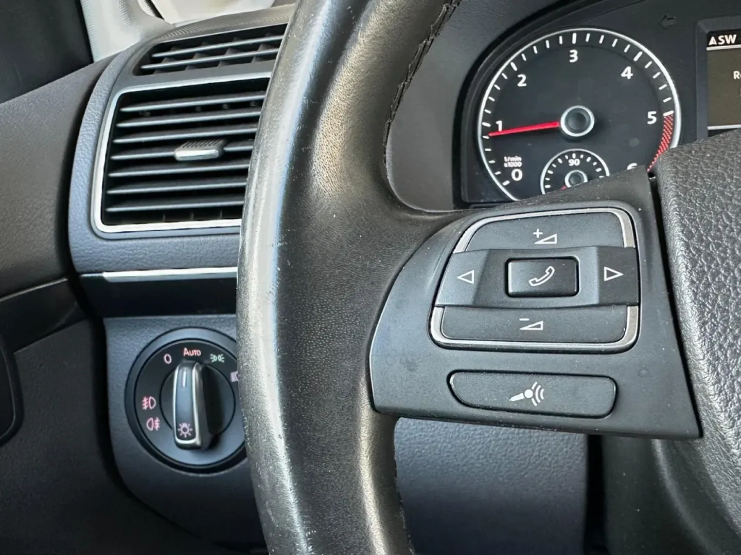 Cumpara/ Vinde online Volkswagen Touran 2014 SH, la cel mai bun pret pentru tine!