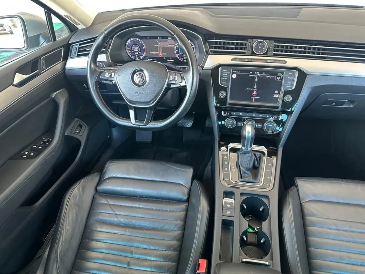 Cumpara/ Vinde online Volkswagen Passat 2016 SH, la cel mai bun pret pentru tine!
