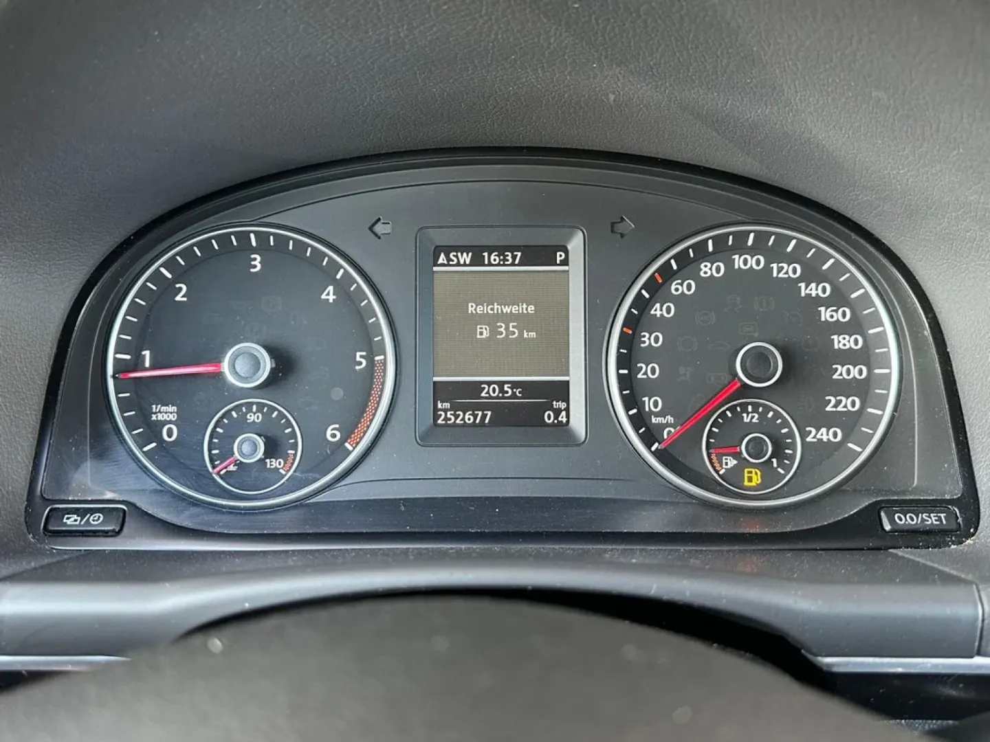 Cumpara/ Vinde online Volkswagen Touran 2014 SH, la cel mai bun pret pentru tine!