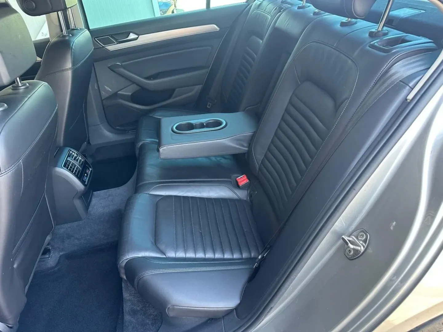 Cumpara/ Vinde online Volkswagen Passat 2016 SH, la cel mai bun pret pentru tine!