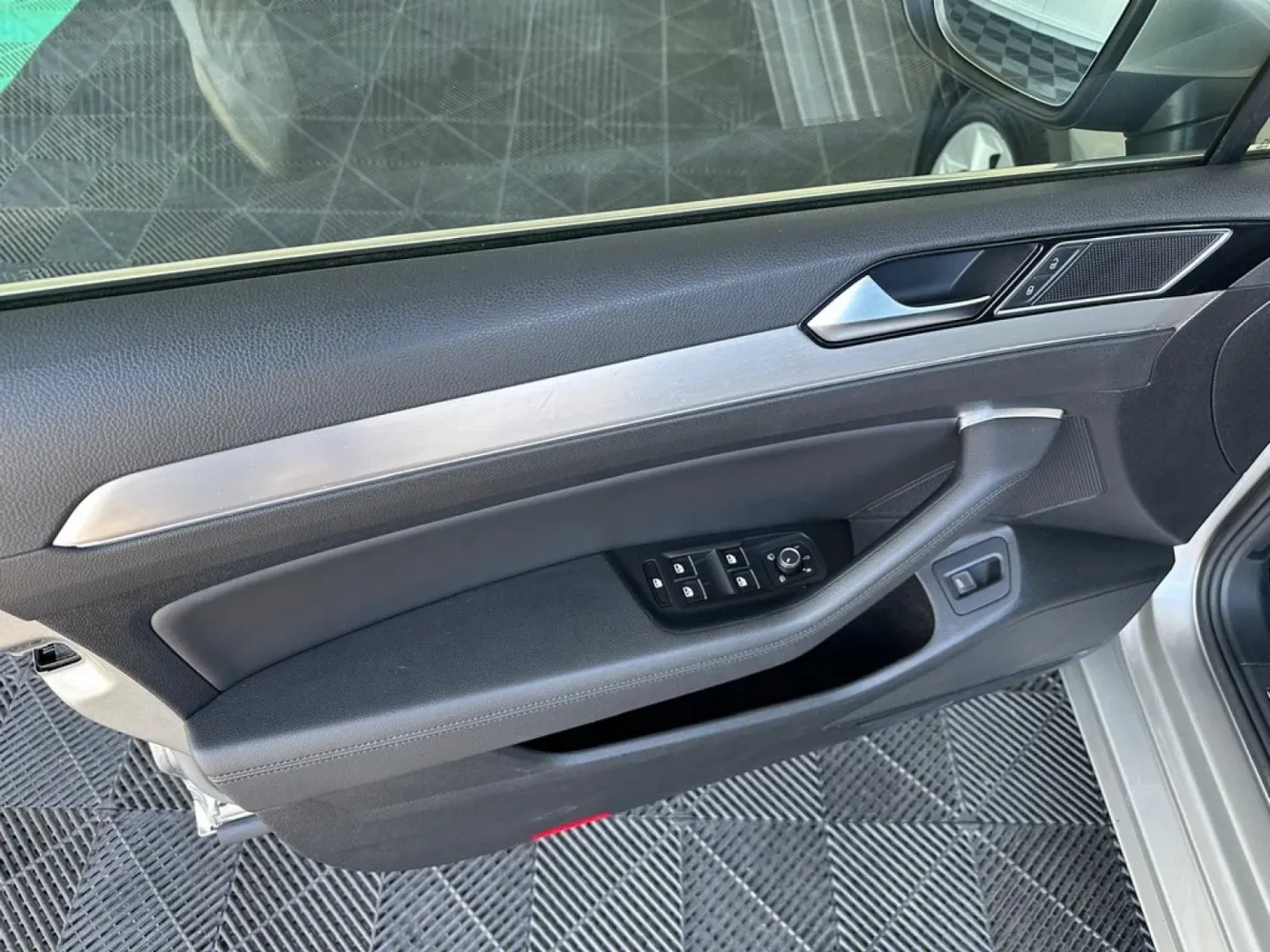 Cumpara/ Vinde online Volkswagen Passat 2016 SH, la cel mai bun pret pentru tine!