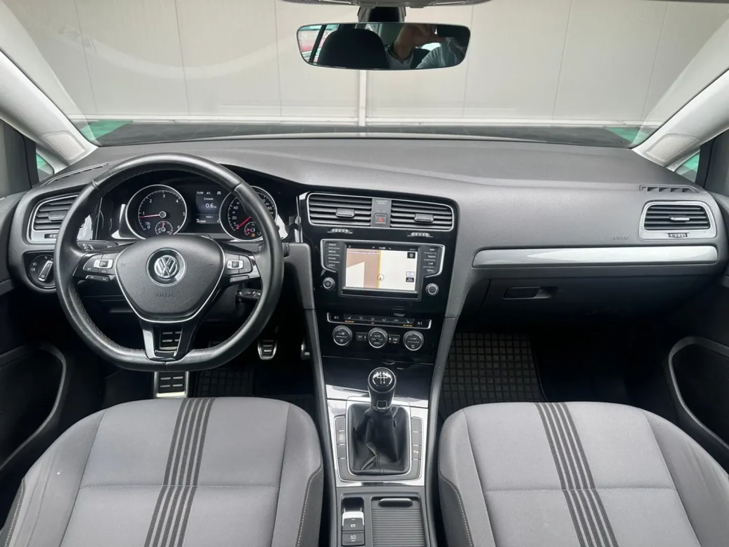 Cumpara/ Vinde online Volkswagen Golf 2017 SH, la cel mai bun pret pentru tine!
