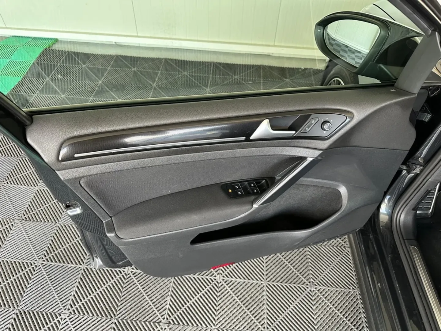 Cumpara/ Vinde online Volkswagen Golf 2014 SH, la cel mai bun pret pentru tine!